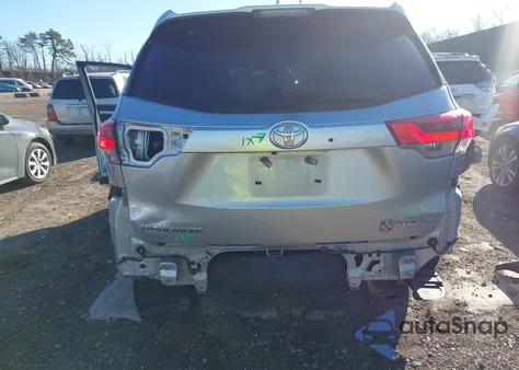 2018 Toyota Highlander Xle z USA, uszkodzony, nr VIN 5TDJZRFH2JS880970